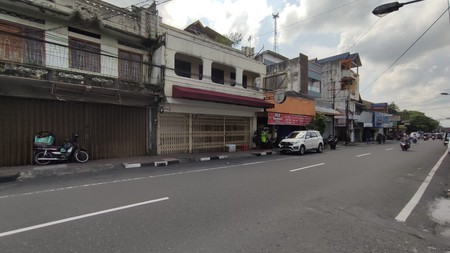 Rumah 17 Kamar Dan Toko Di Jl Bhayangkara Beberapa Meter Dari Malioboro Yogyakarta