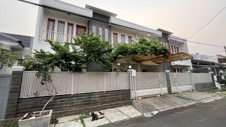 Rumah bagus, Rapi, dengan lingkungan yang aman dan nyaman di Bintaro Sektor 2