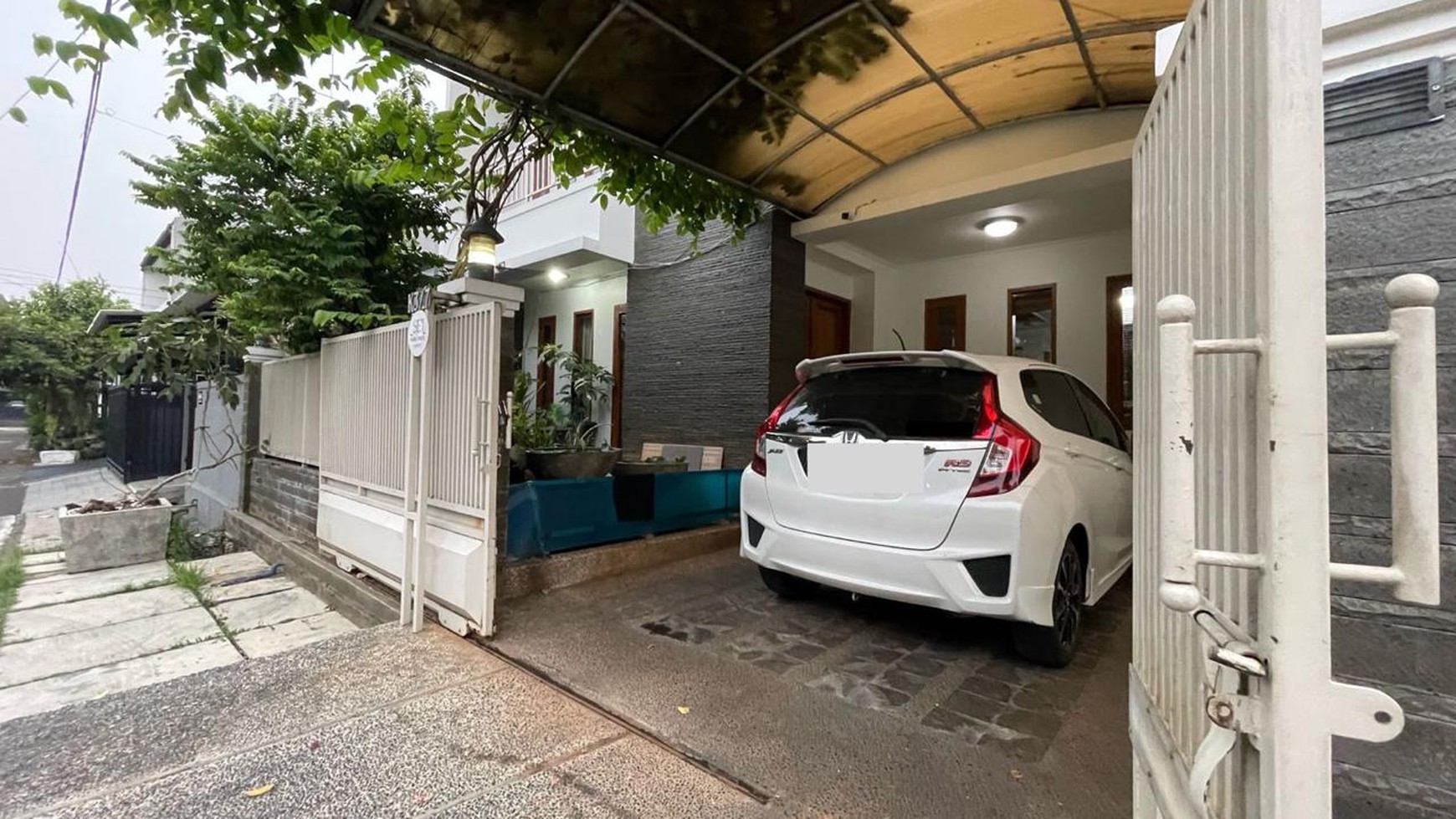 Rumah bagus, Rapi, dengan lingkungan yang aman dan nyaman di Bintaro Sektor 2