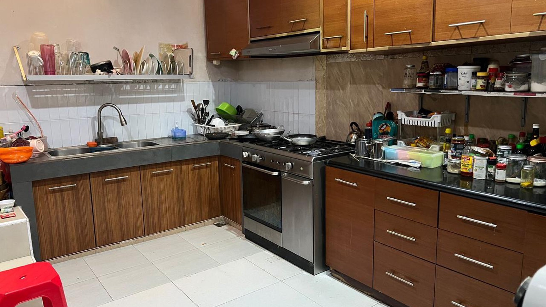 Rumah bagus, Rapi, dengan lingkungan yang aman dan nyaman di Bintaro Sektor 2