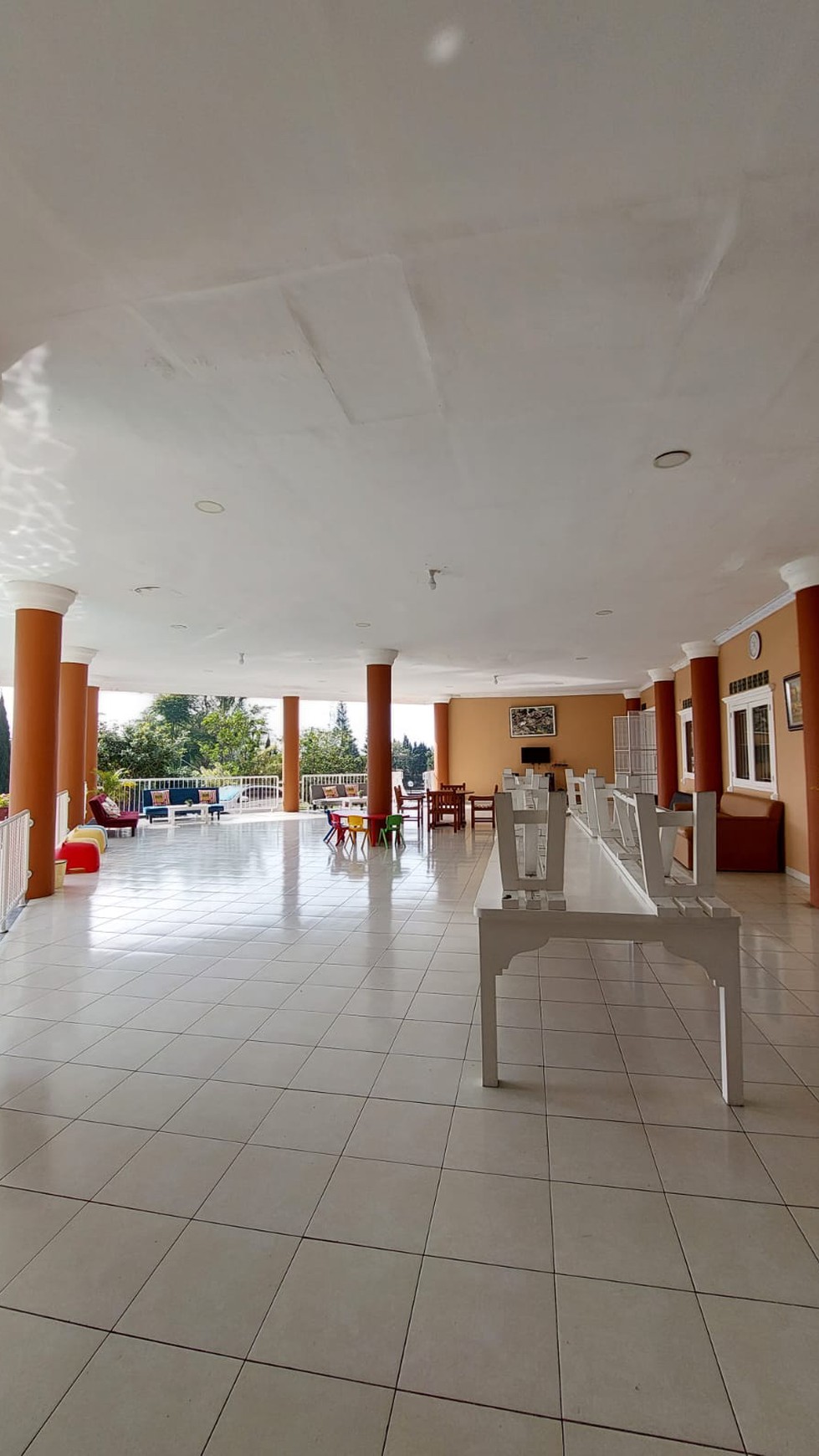 Villa 1,5 lantai , Full Furnish ada Kolam Renang di Puncak Bogor Jawa Barat