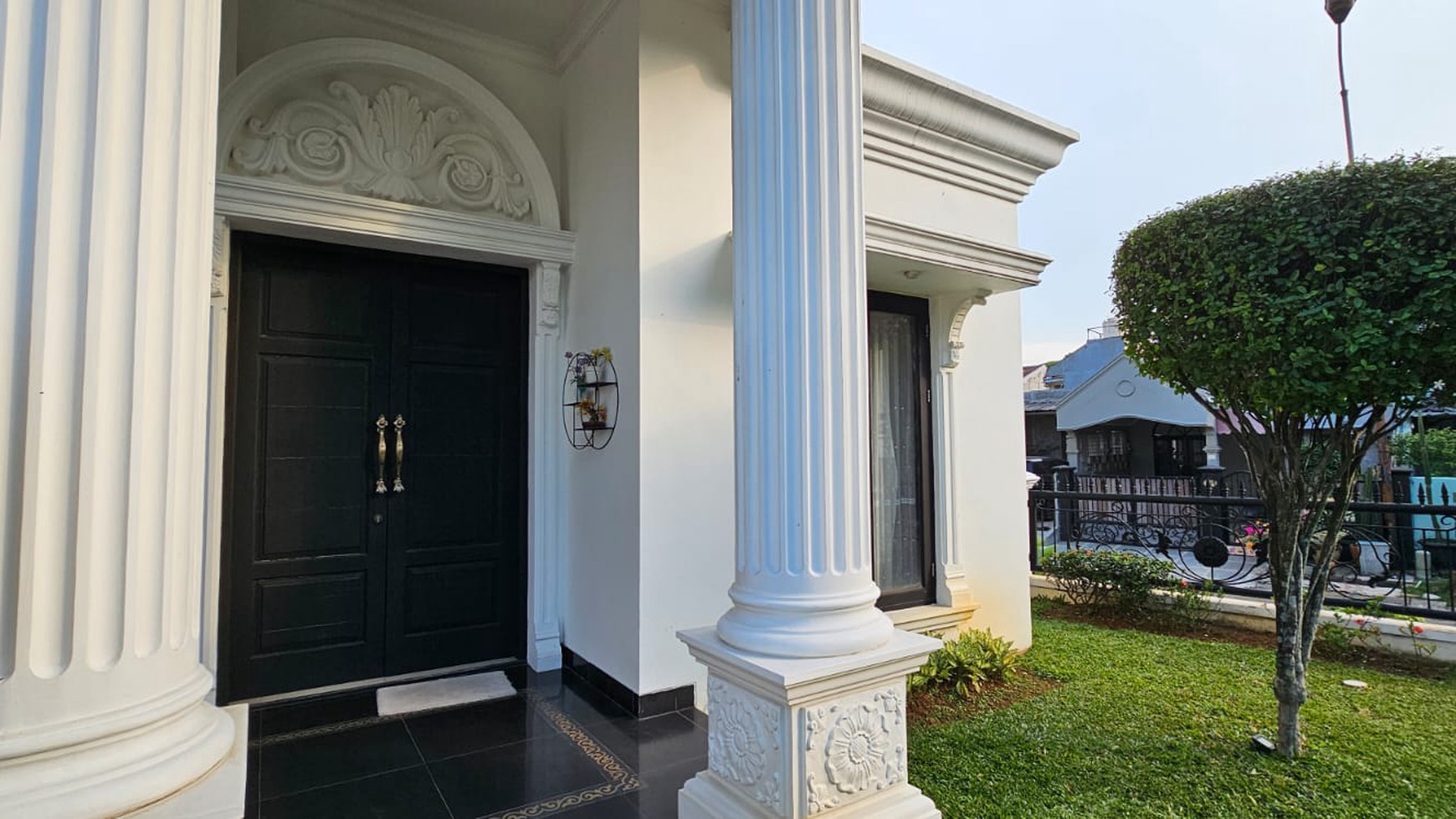 Rumah Mewah di Serpong Village unit hook Design Modern Classic