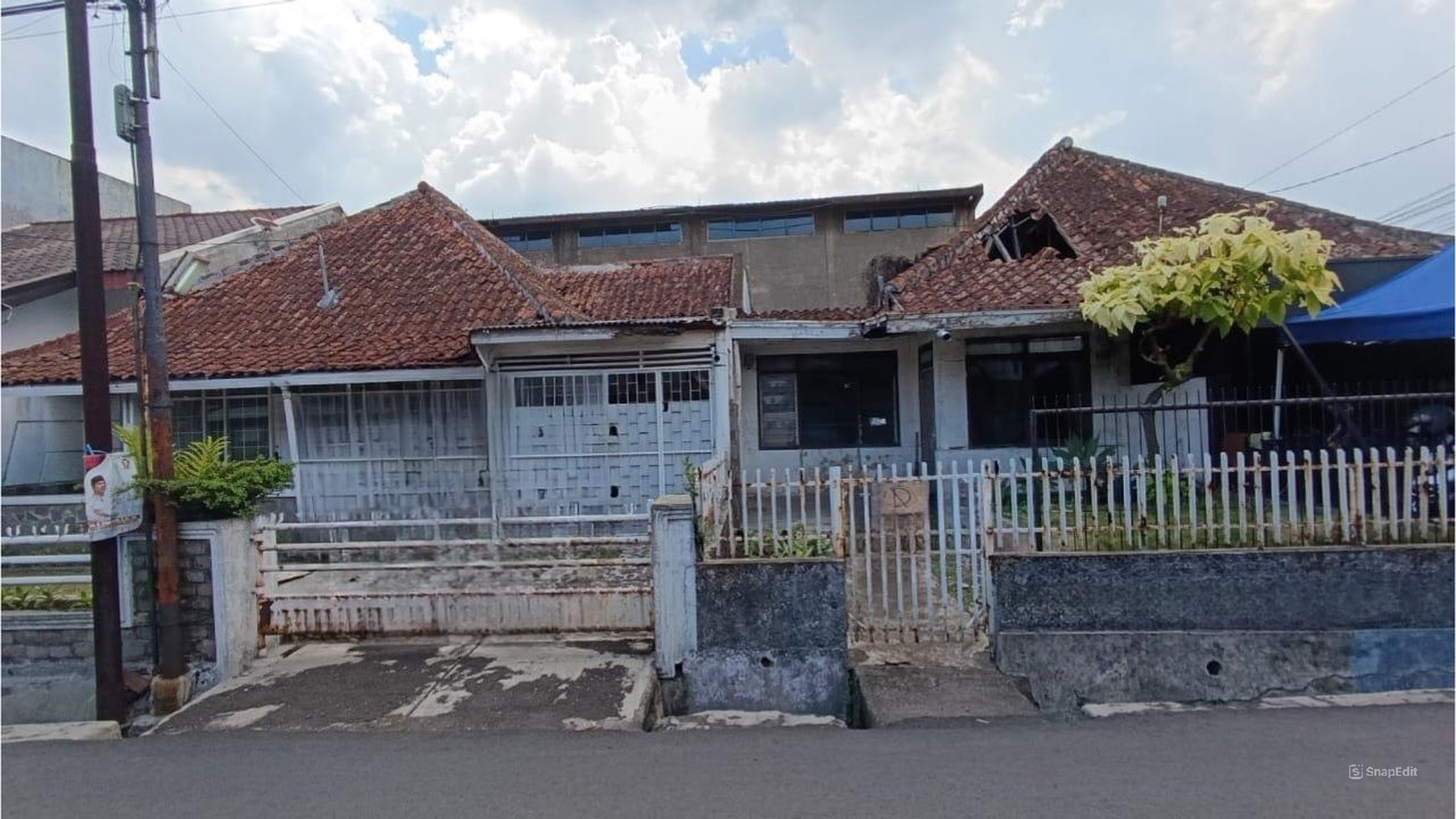 Rumah Hitung Tanah di Tengah Kota Sayap Pajajaran