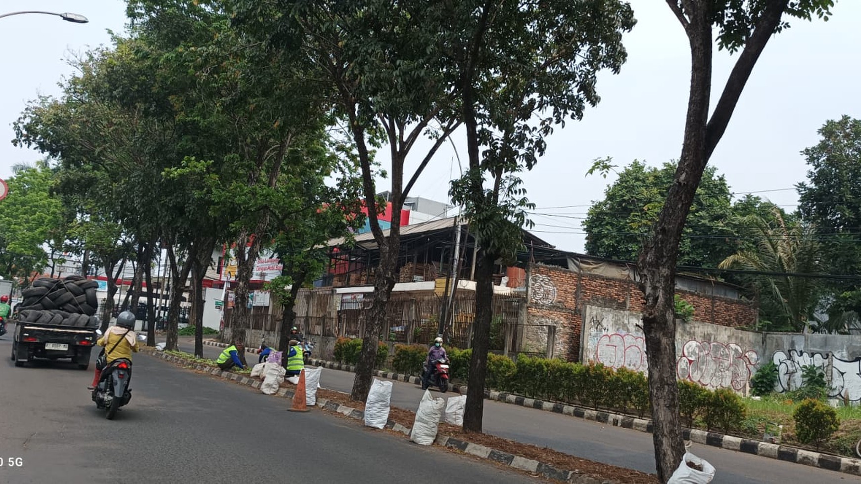 Ruang usaha lokasi jalan utama Bintaro 