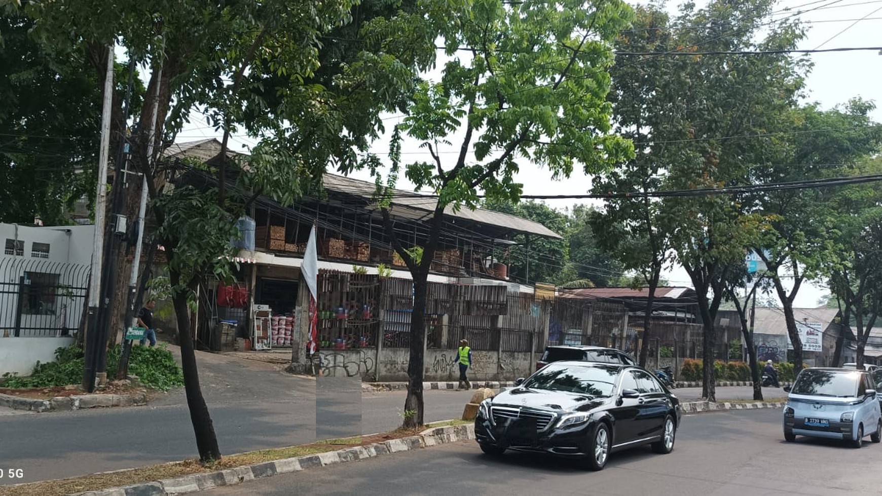 Ruang usaha lokasi jalan utama Bintaro 