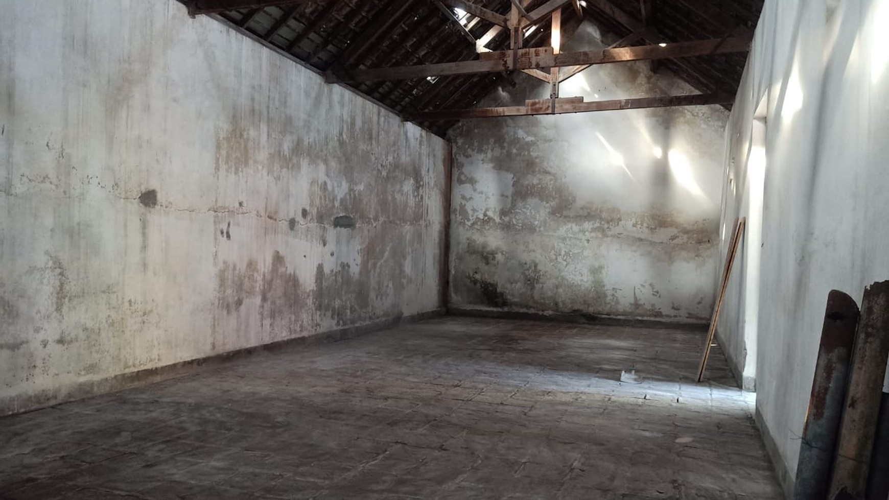 Rumah Hitung Tanah Area Cipete