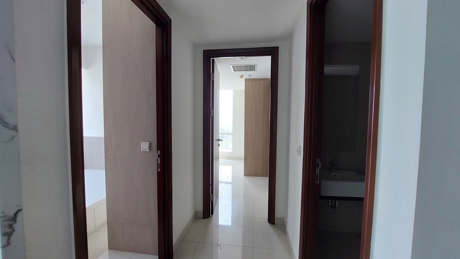 Apartemen The Kensington, Twr Clifford, Kelapa Gading, Luas 79m2