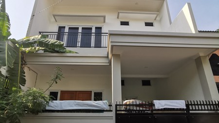 RUMAH GRESH SHM SEMOLOWARU, SURABAYA