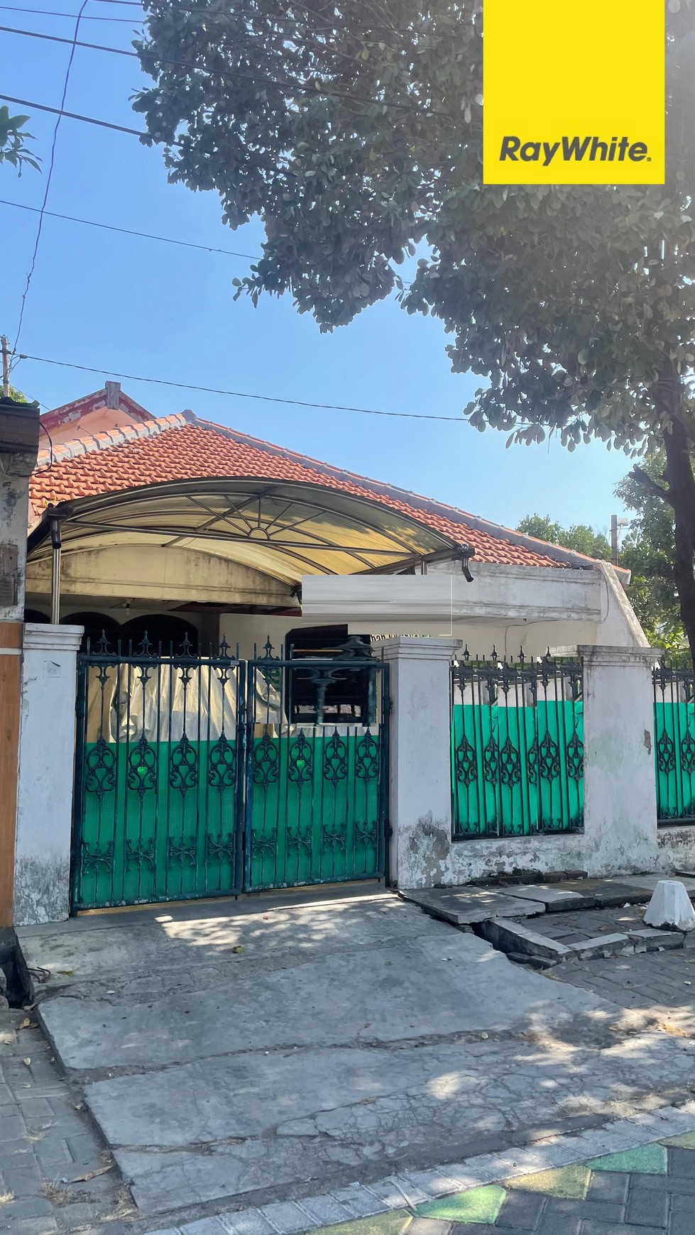 Dijual Rumah SHM di Jalan Dukuh Kupang Surabaya