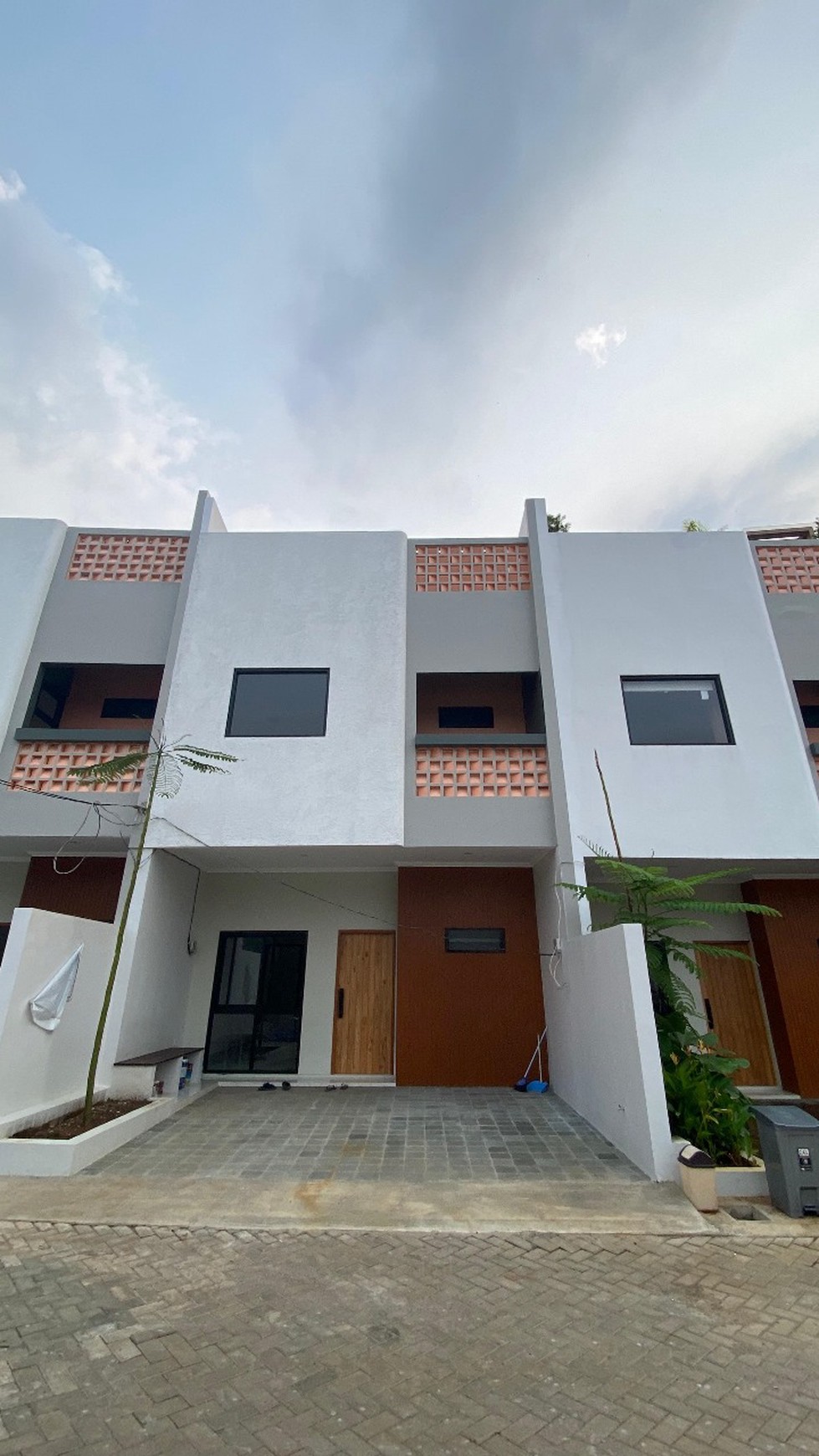 Rumah Brand New, Minimalis dalam Cluster di Pondok Cabe