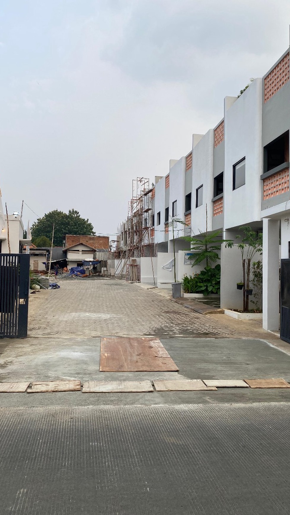 Blok A No 9 Rumah Primary 3 lantai, ada Rooftop, Minimalis dalam Cluster di Pondok Cabe Udik, Pamulang Tangerang Selatan