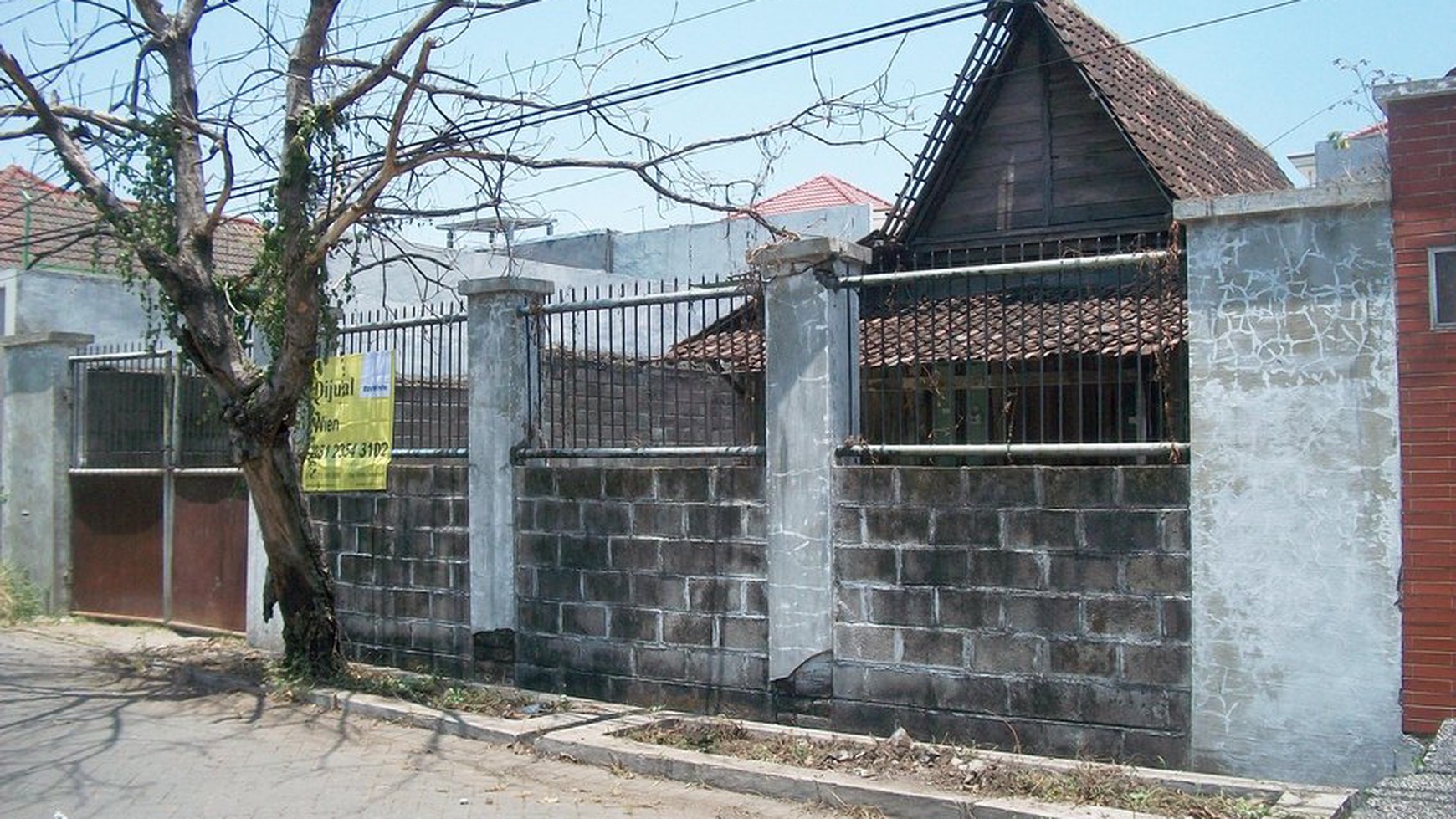 Rumah HITUNG TANAH !!! di Sidosermo Airdas Surabaya Selatan, Luas 12 x 25 m2, Hadap Selatan, SHM