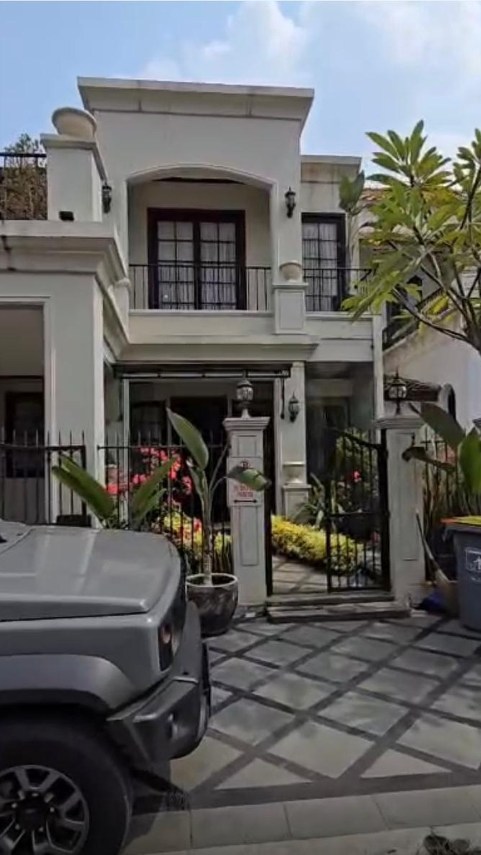 Rumah Bagus Di Jl Dago Puri Cinere Depok