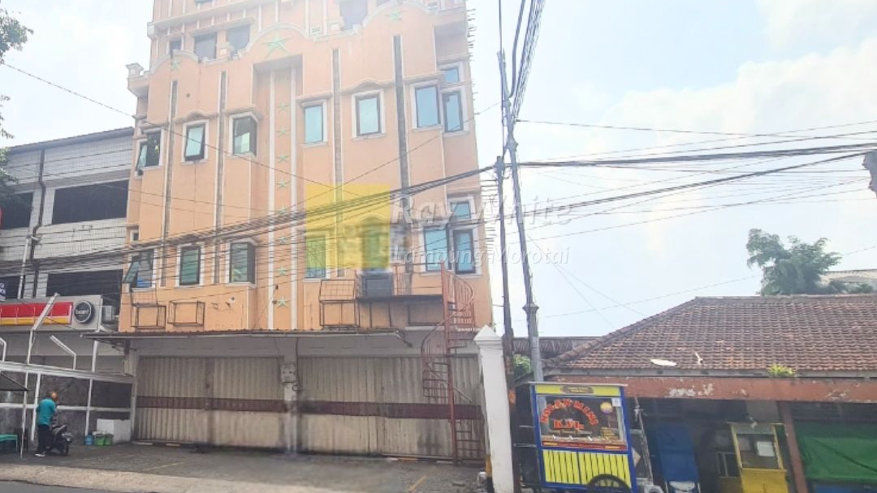 Ruko 7 lantai di Tanjung Karang Pusat