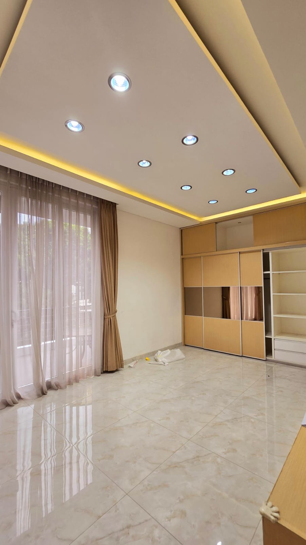 Rumah Bagus Siap Huni, Lingkungan Asri di Cluster Emerald Residence, Bintaro Sektor 9