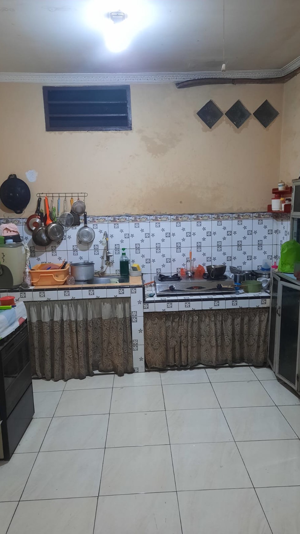 Dijual Rumah Jalan Anggrek , CIbodas _ Tangerang