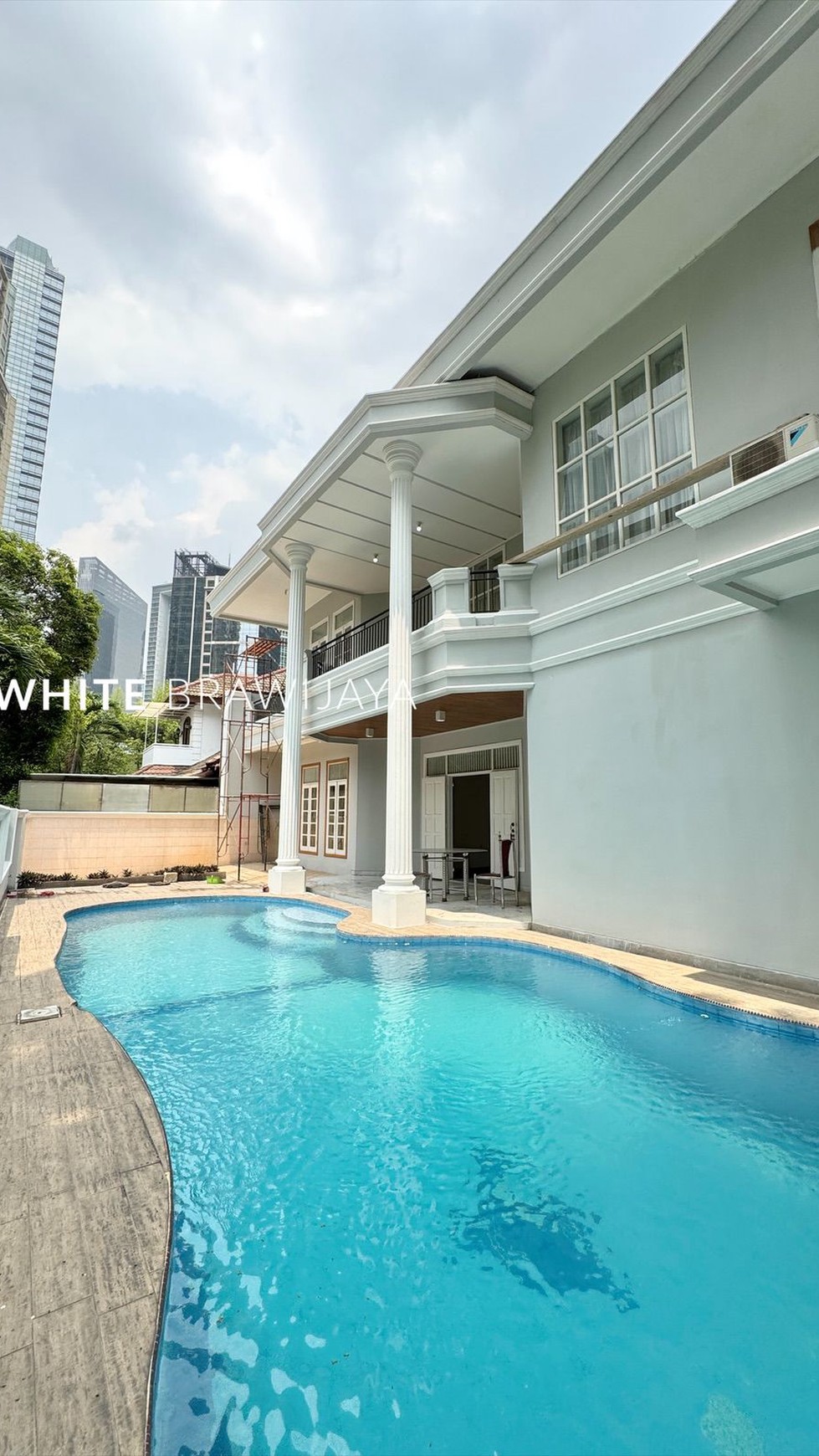 Rumah Hitung Tanah Area Cipete