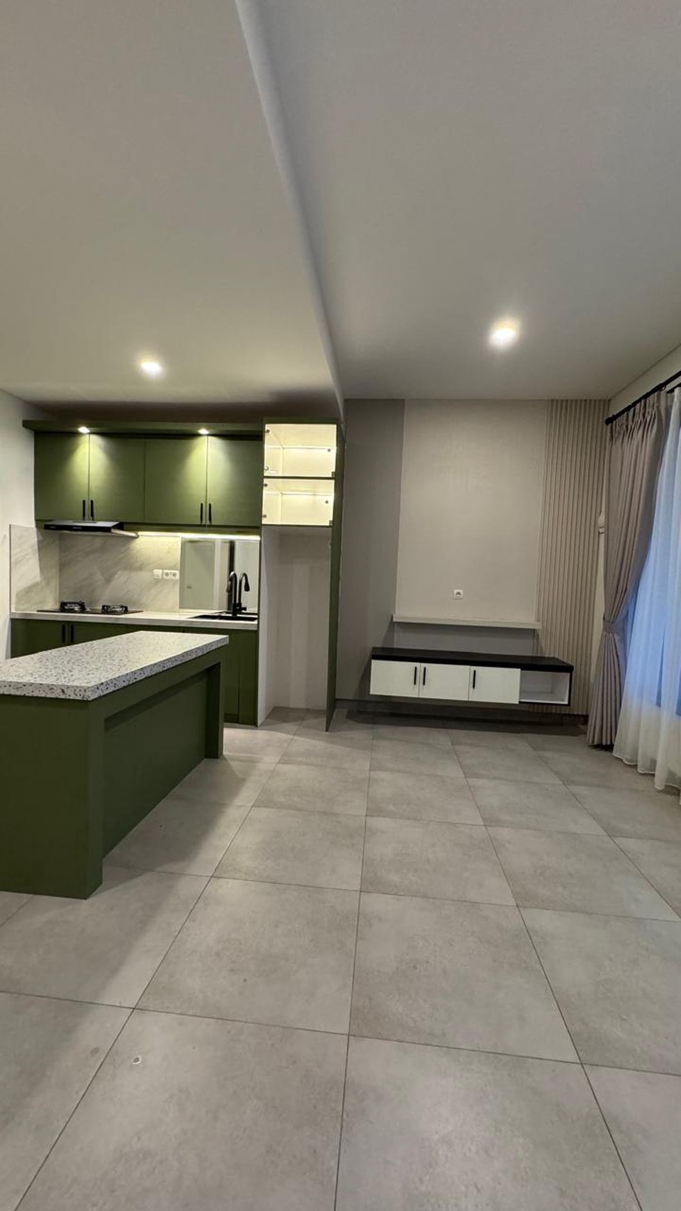 Fast Rent. Rumah modern cluster Yuthica, BSD