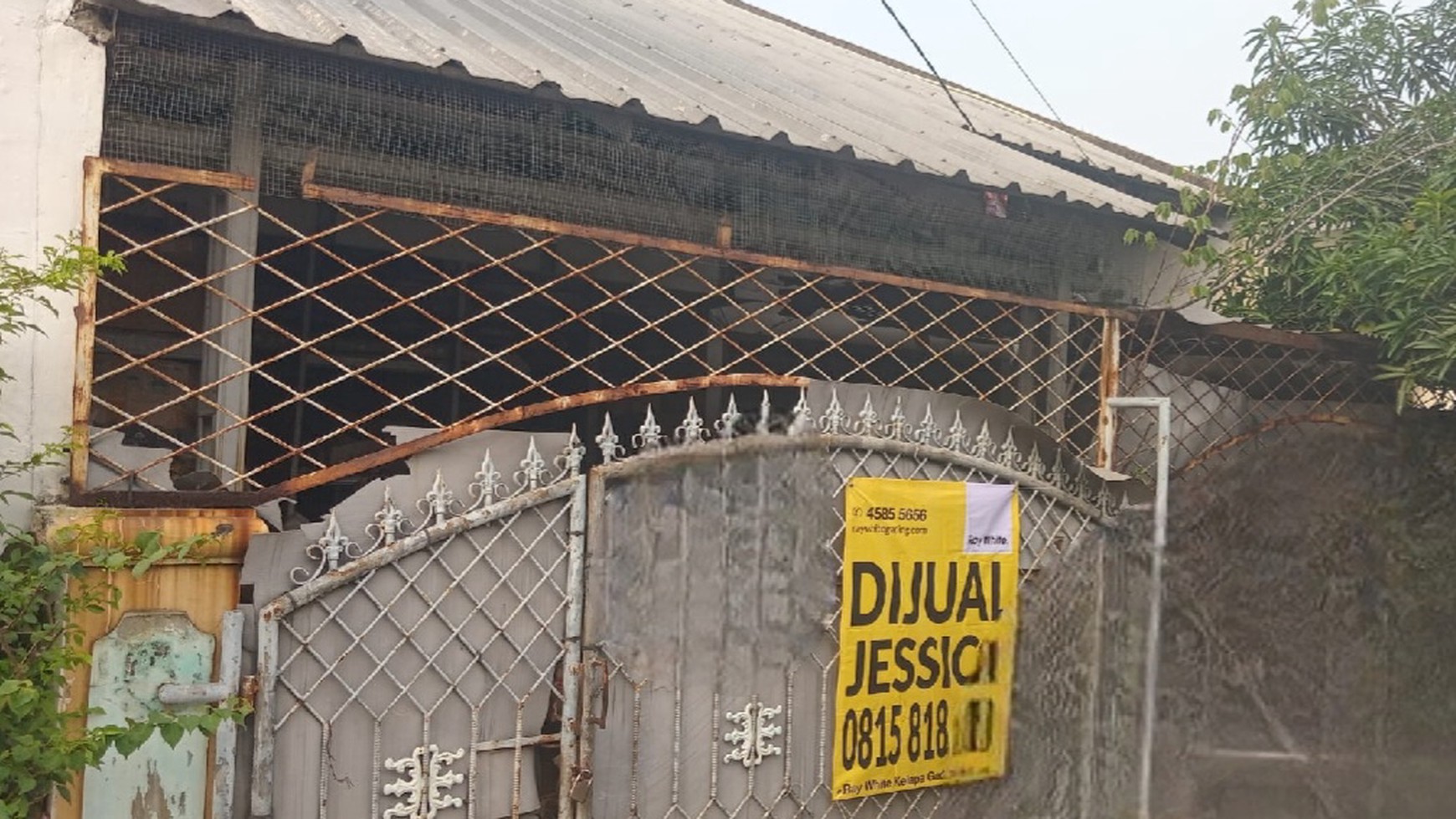 Rumah Jl Apel, Harapan Indah, Bekasi