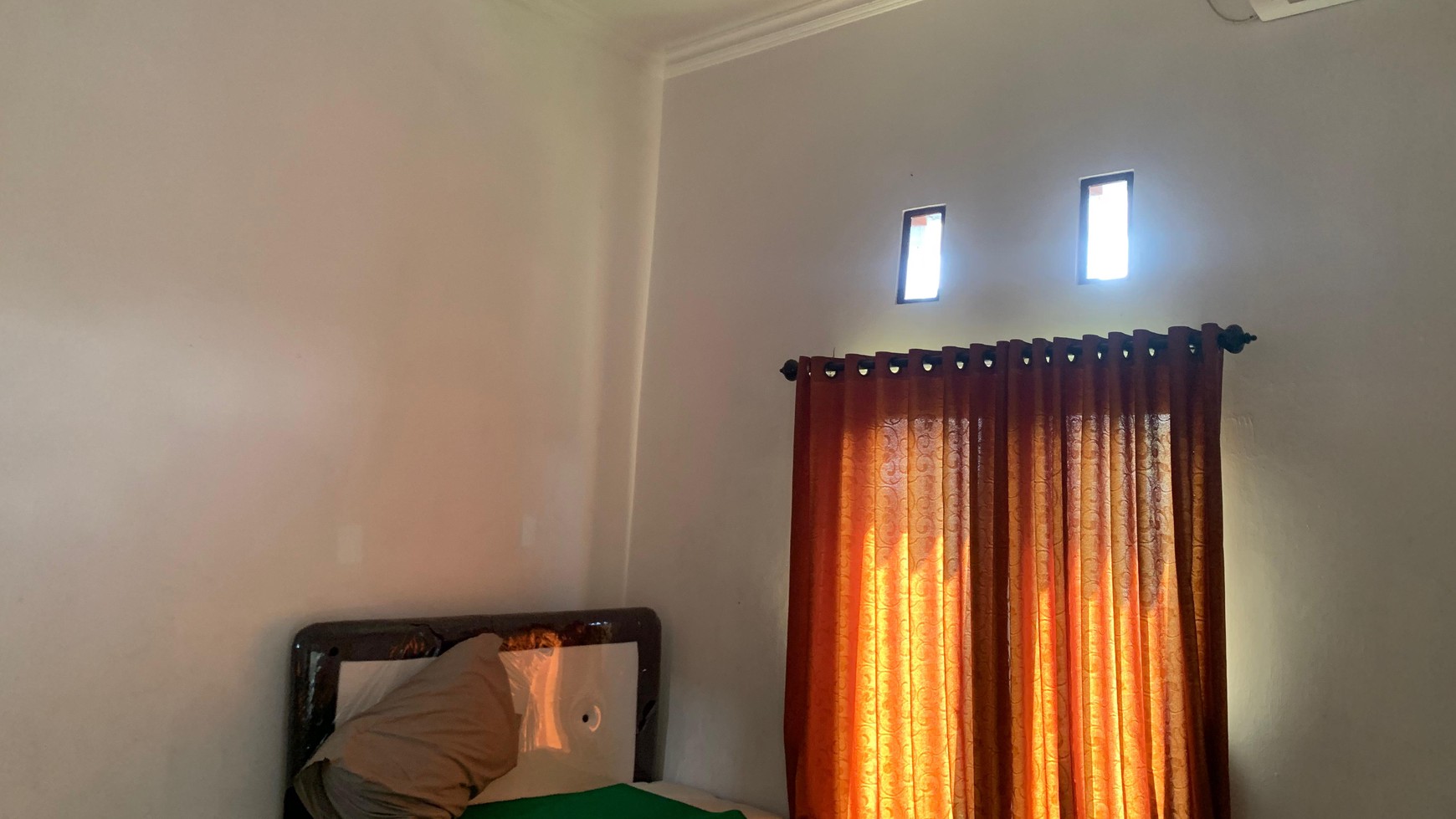 COZY RENTAL HOME IN A QUIET NEIGHBORHOOD NEAR THE SINGARAJA CITY