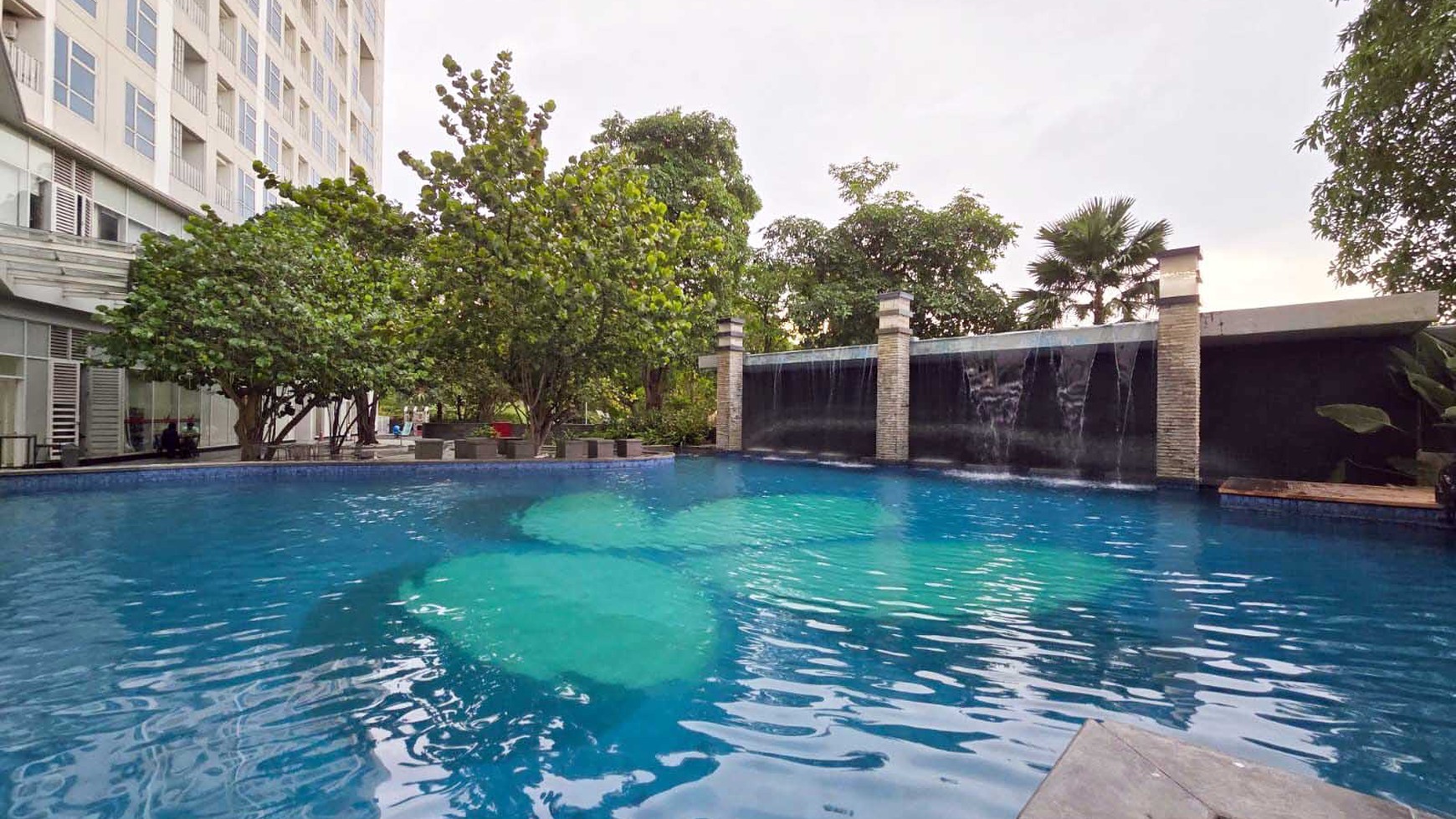 Apartemen Full Furnished Siap Huni di Grand Sungkono Lagoon Surabaya Barat, 2 BR, View City & Gunung