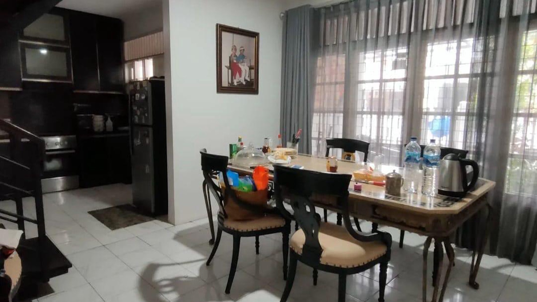 FOR SALE  Rumah siap huni lokasi di Komplek Mega Cineredi lokasi di Jl. Maumere Cinere, Depok