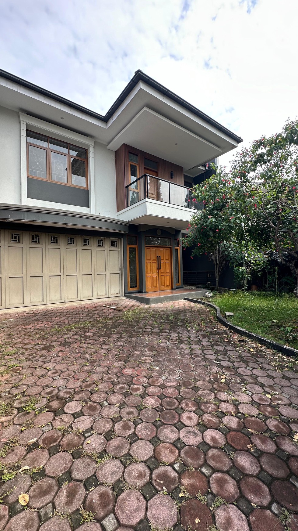 Rumah Lux Semi  Furnished Bandung Utara di Terusan Sutami 