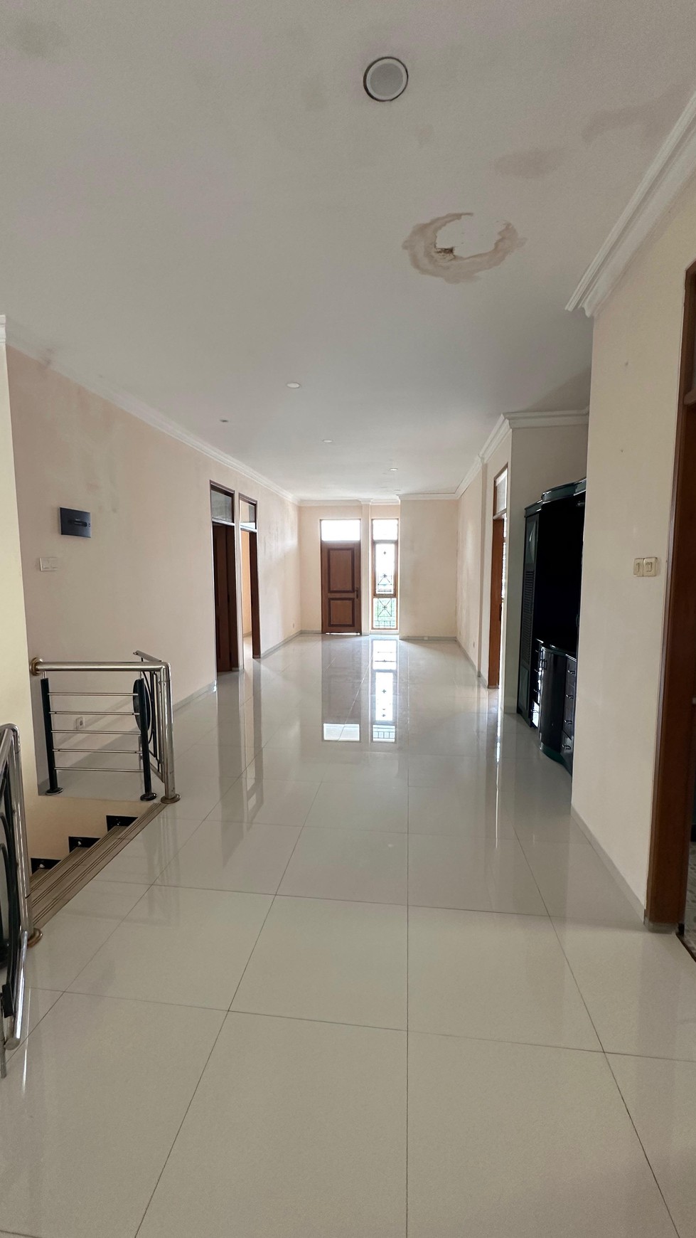 Rumah Lux Semi  Furnished Bandung Utara di Terusan Sutami 