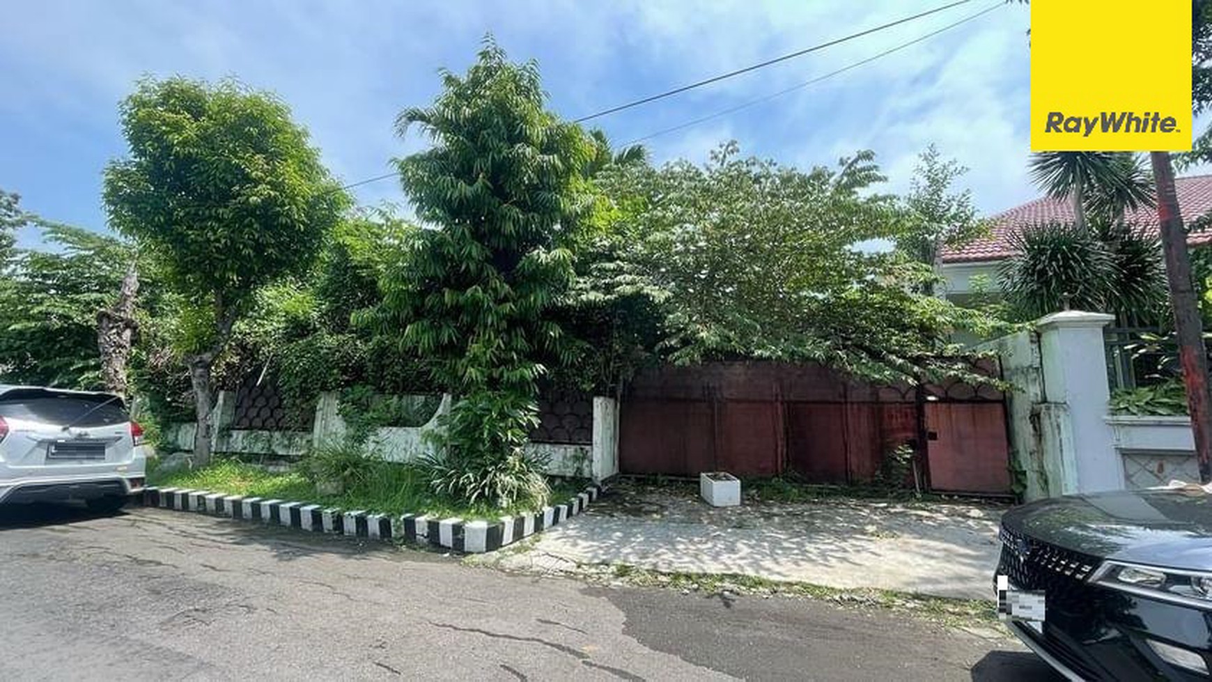 Rumah Dijual Darmo Permai Selatan, Dukuh Pakis, Surabaya