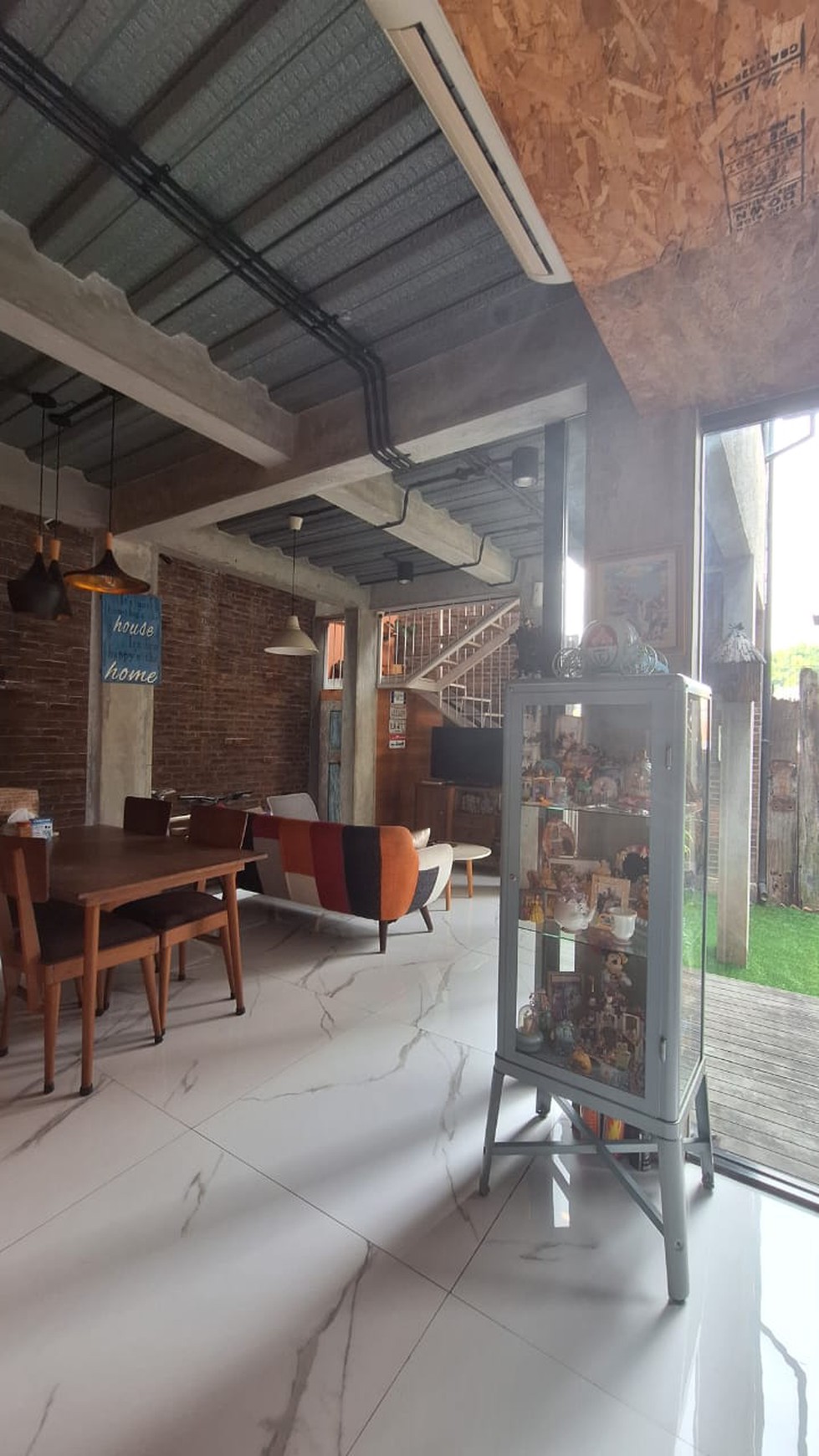 Rumah Bagus Di Ozone Residence Veteran Bintaro Jakarta Selatan