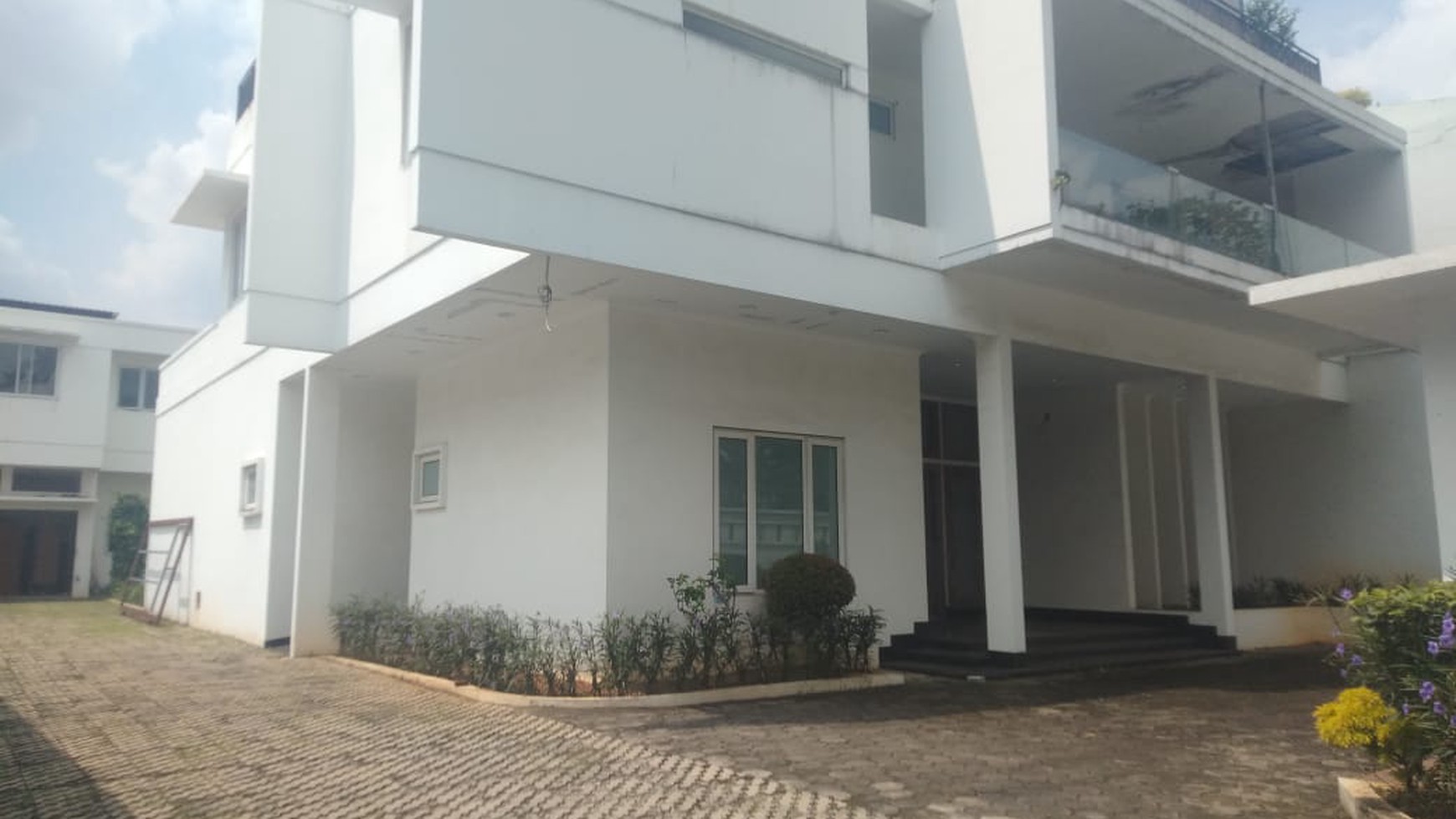 DIJUAL Rumah Semi Furnished