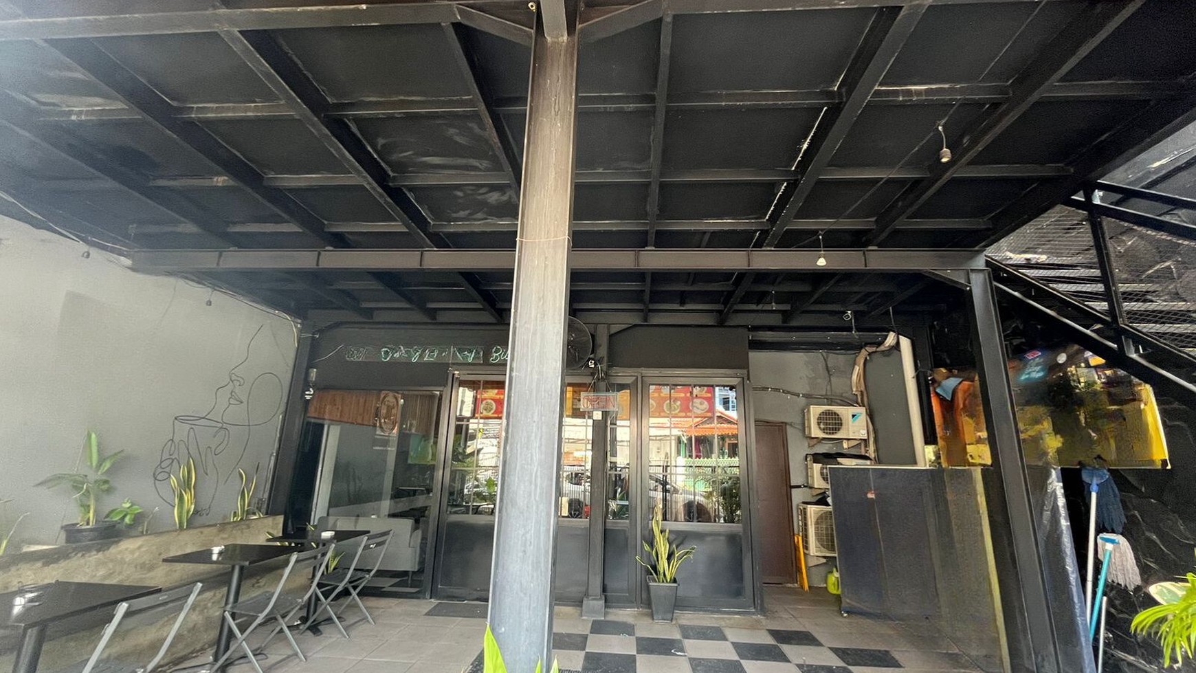 Tempat Usaha Komersil Dekat Pusat Kuliner Tebet