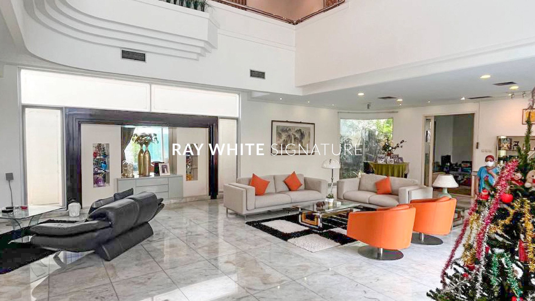Rumah Lama Terawat Design Jerman di Jl Kencana Indah III