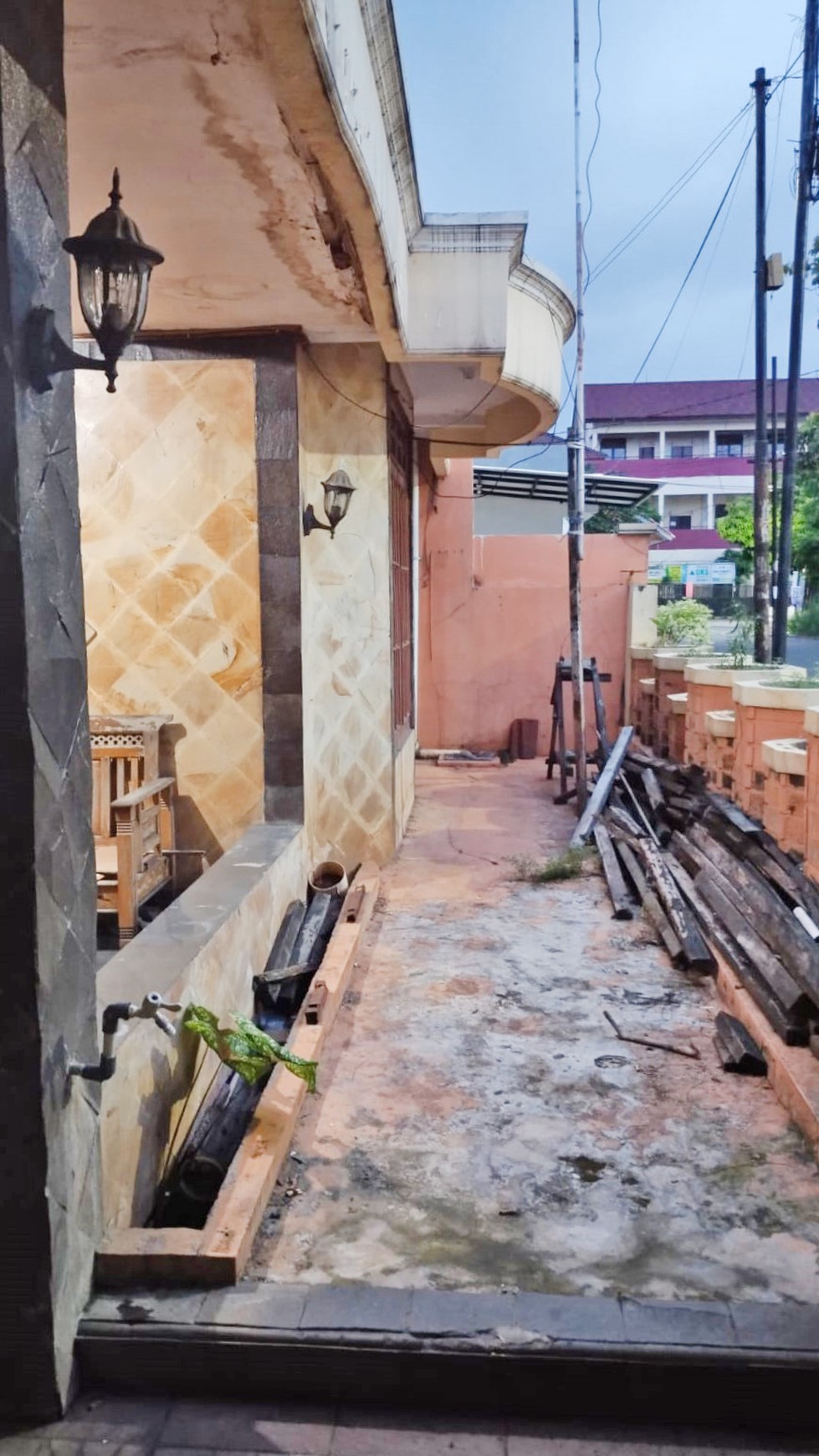 Rumah Hitung Tanah Area Cipete