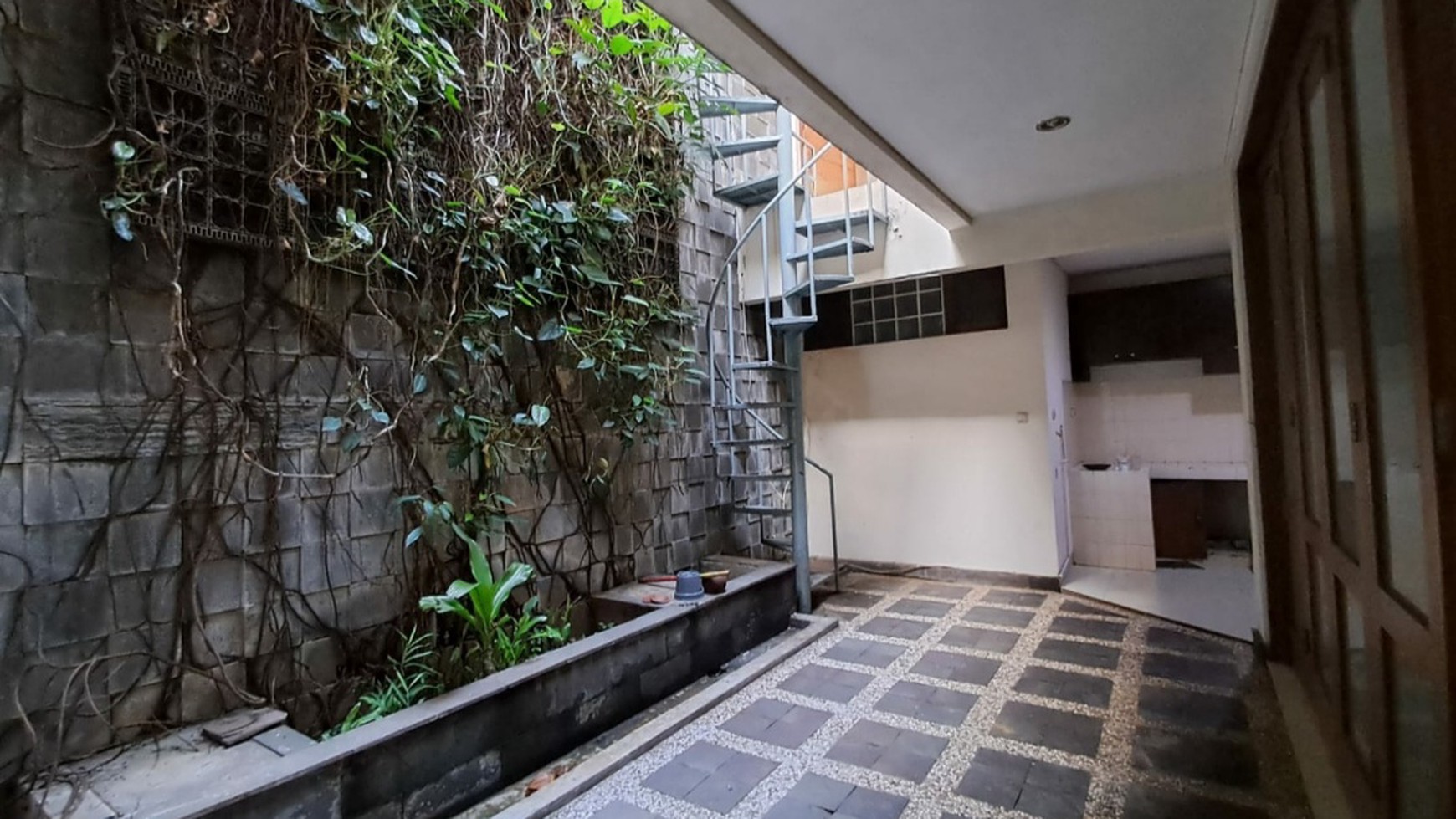 Rumah Hitung Tanah Area Cipete