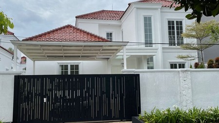 Rumah Luxury, Bagus, dan Nyaman di Jakarta Selatan, dekat dg rs brawijaya , kemang village , cluster dg 4 rmh + 1 pool