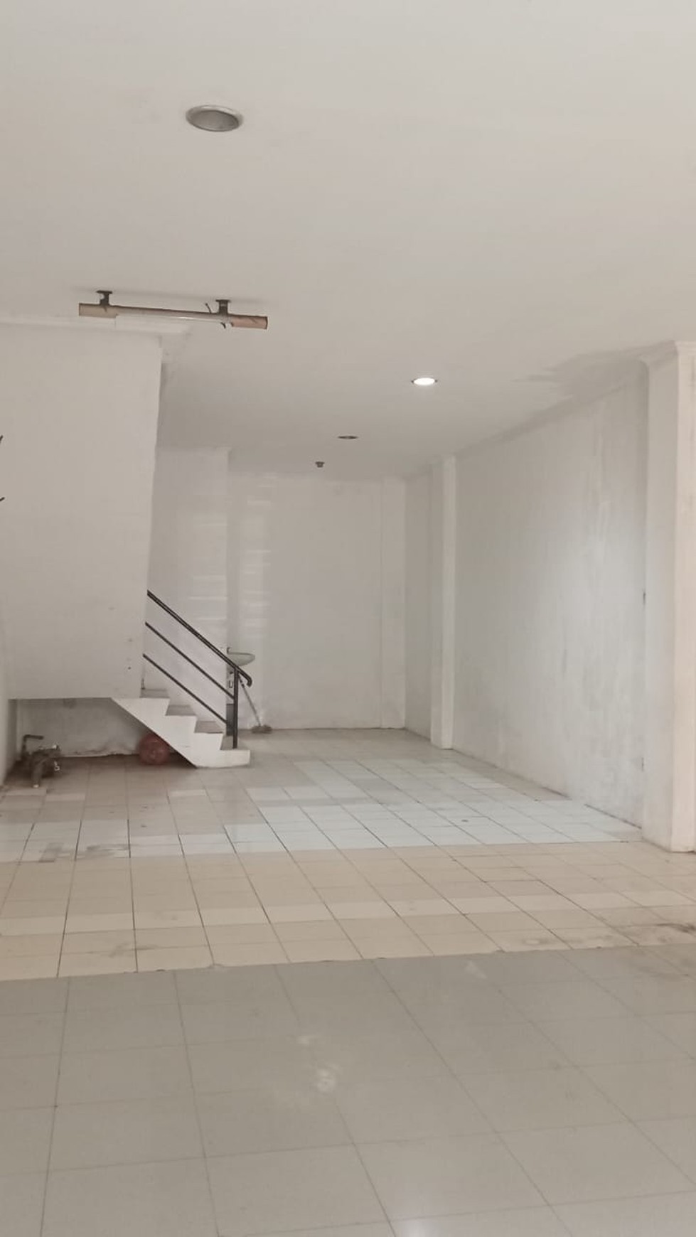 FOR RENT Ruko Bagus, 3 Lantai, Jalan Raya Cipulir, Jakarta Selatan