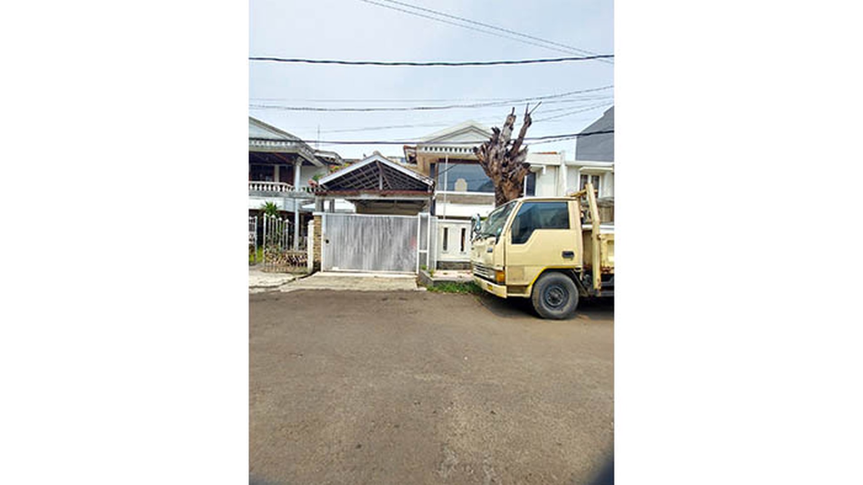 Rumah Tua Hitung Tanah, Janur Kuning, Kelapa Gading