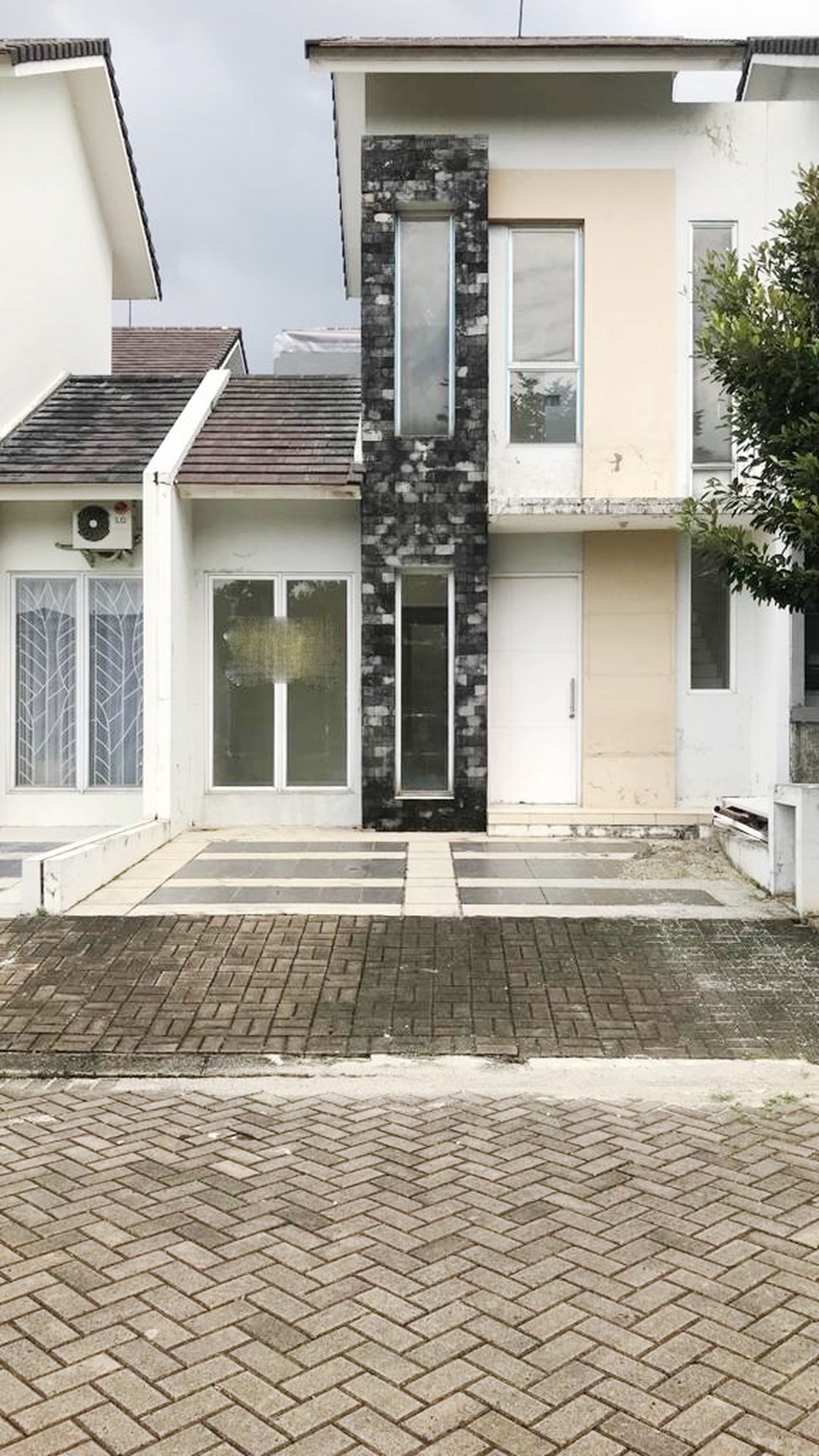 Rumah Bagus Di Ayna Residence Graha Raya Bintaro Tangerang Selatan