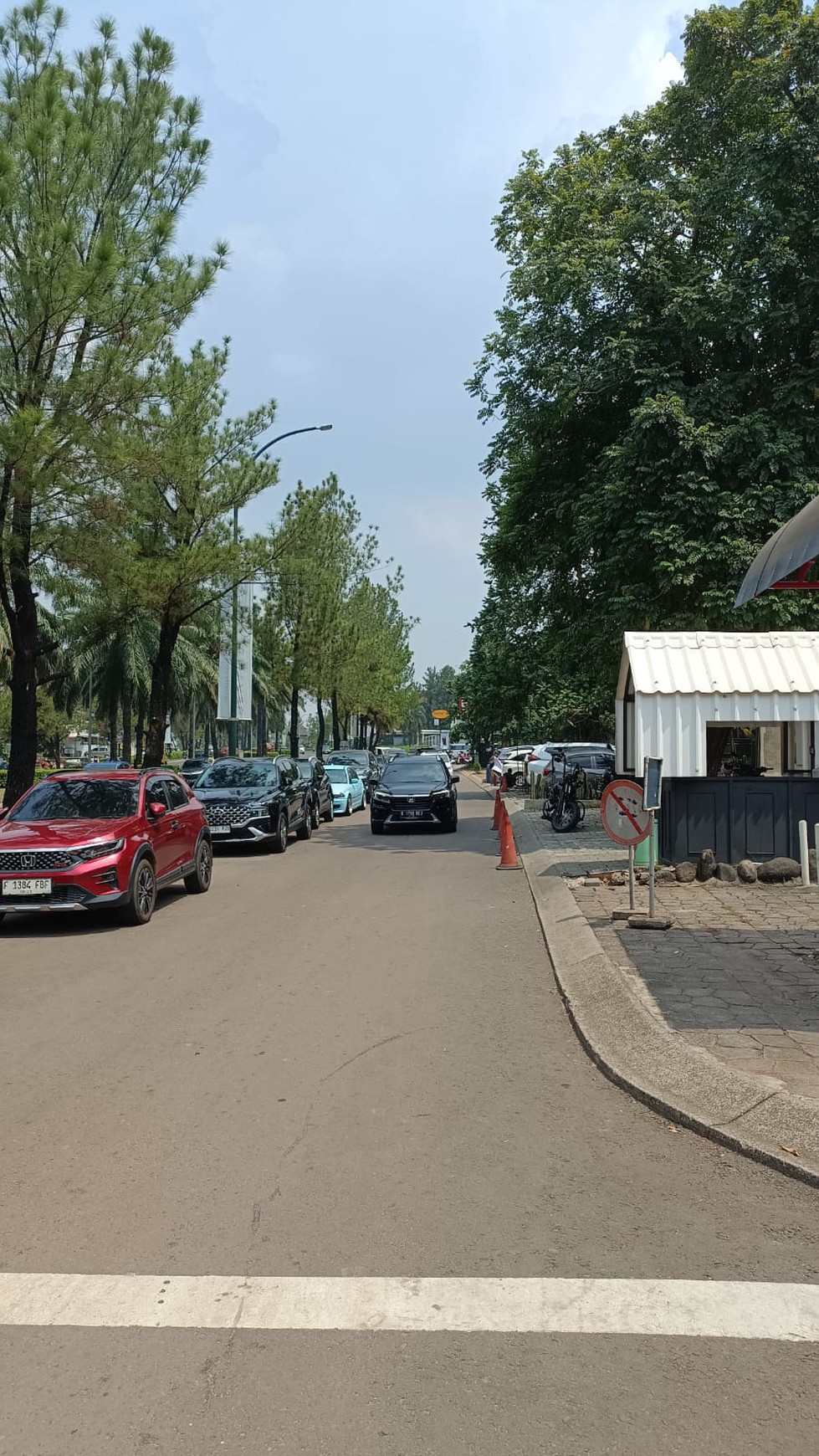 Lokasi terbaik Bangunan komersil  terdepan di jalan utama kota wisata