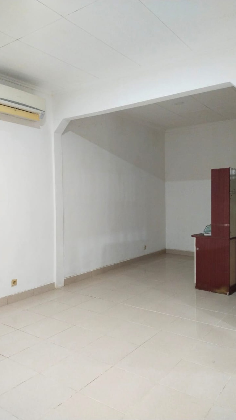 Rumah 2 lantai Pinggir Jalan Boulevard di Pondok Cibubur