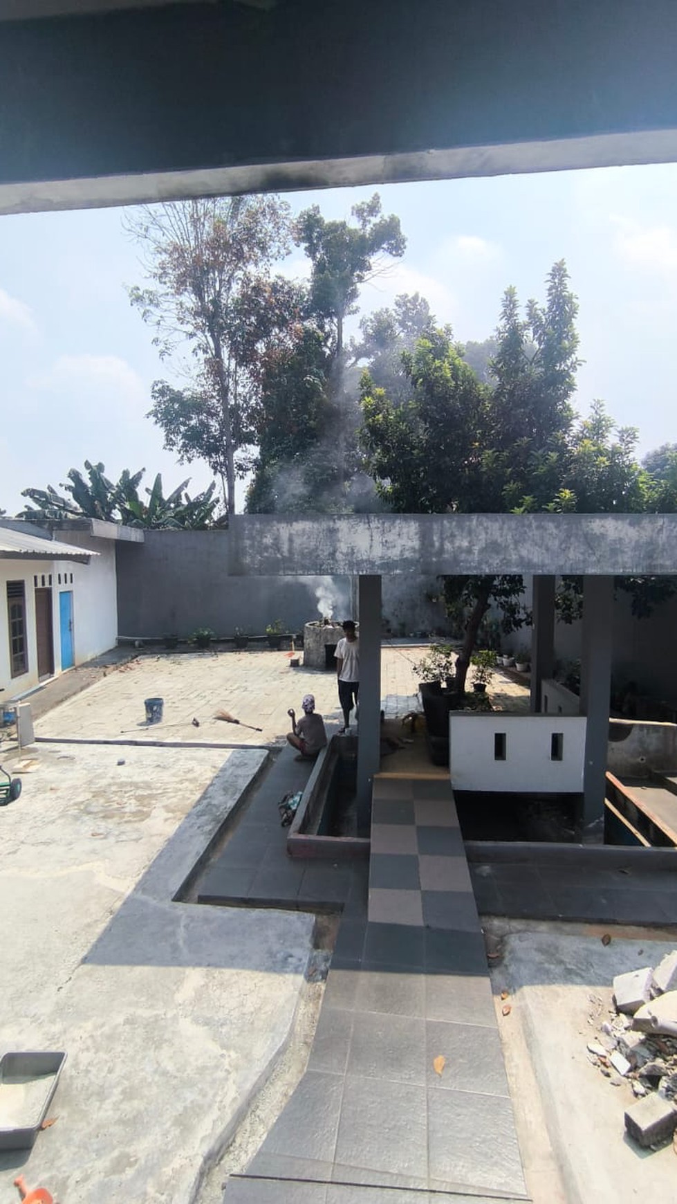 Rumah besar di sebrang Masjid lokasi tenang di Pondok Ranji