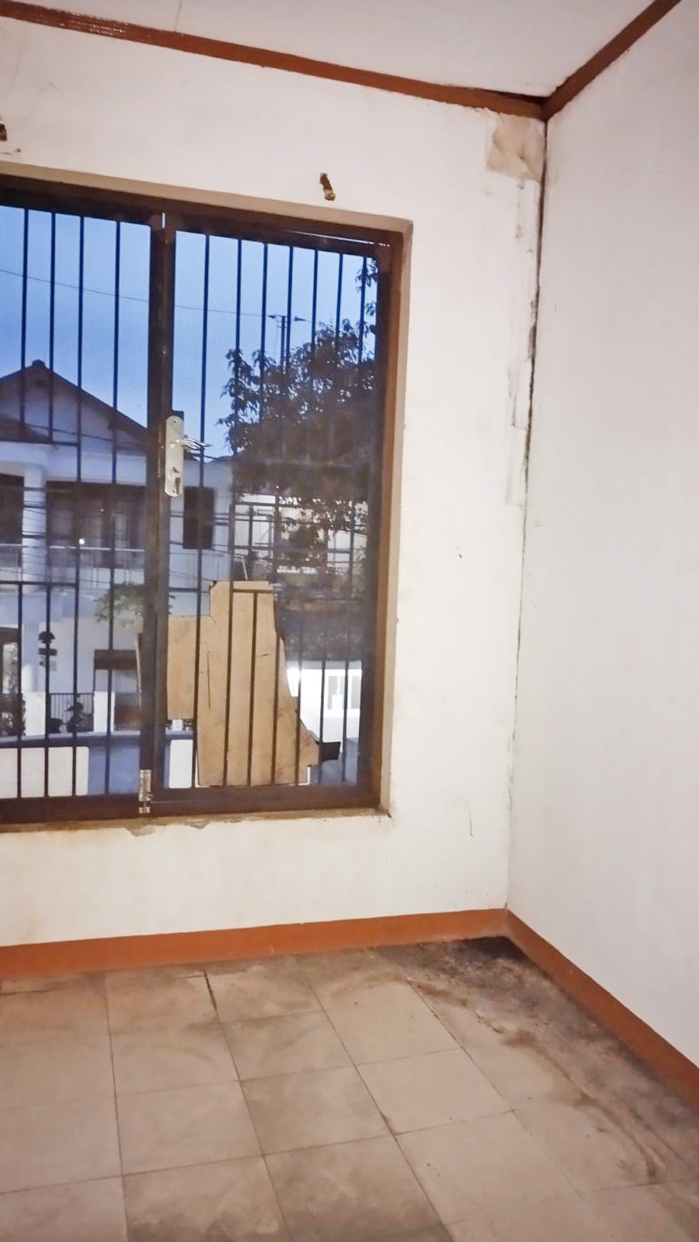 Rumah 1.5 Lantai Pinggir Jalan Boulevard Pondok Cibubur, Cimanggis