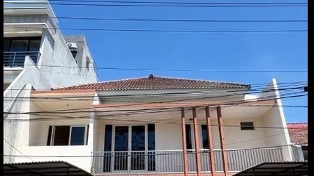 Dijual Rumah 2,5 lantai di Jalan Wiguna Gununganyar Surabaya