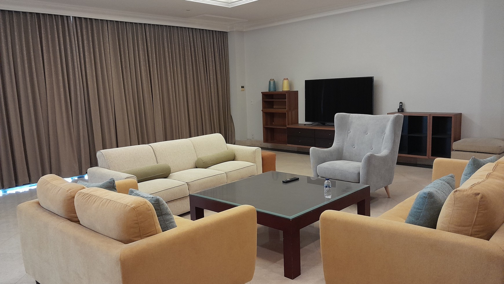 Apartemen Sailendra 3 + 1 Bedroom, Luas 323m, Siap Huni