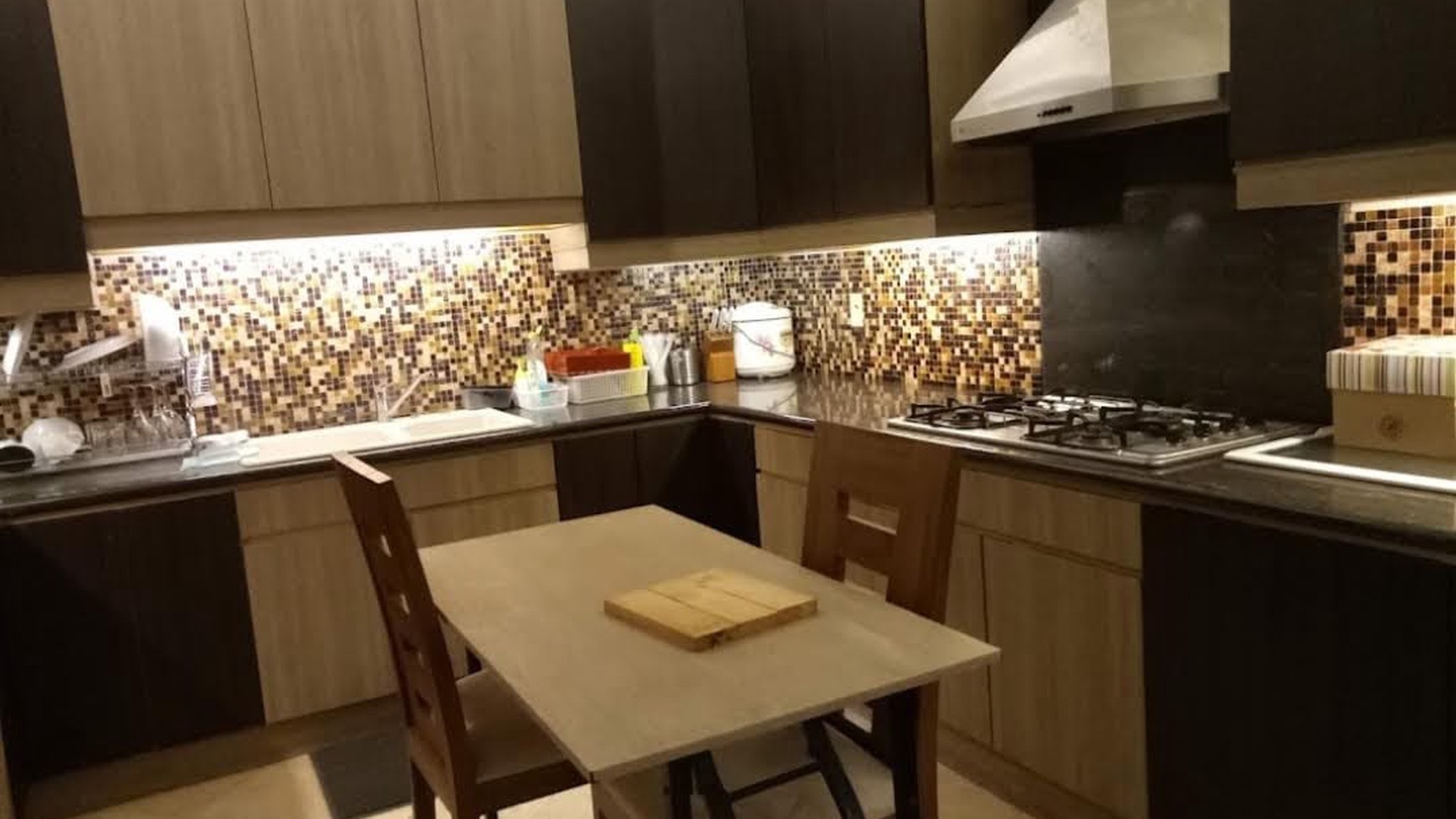 Apartemen Sailendra 3 + 1 Bedroom, Luas 323m, Siap Huni