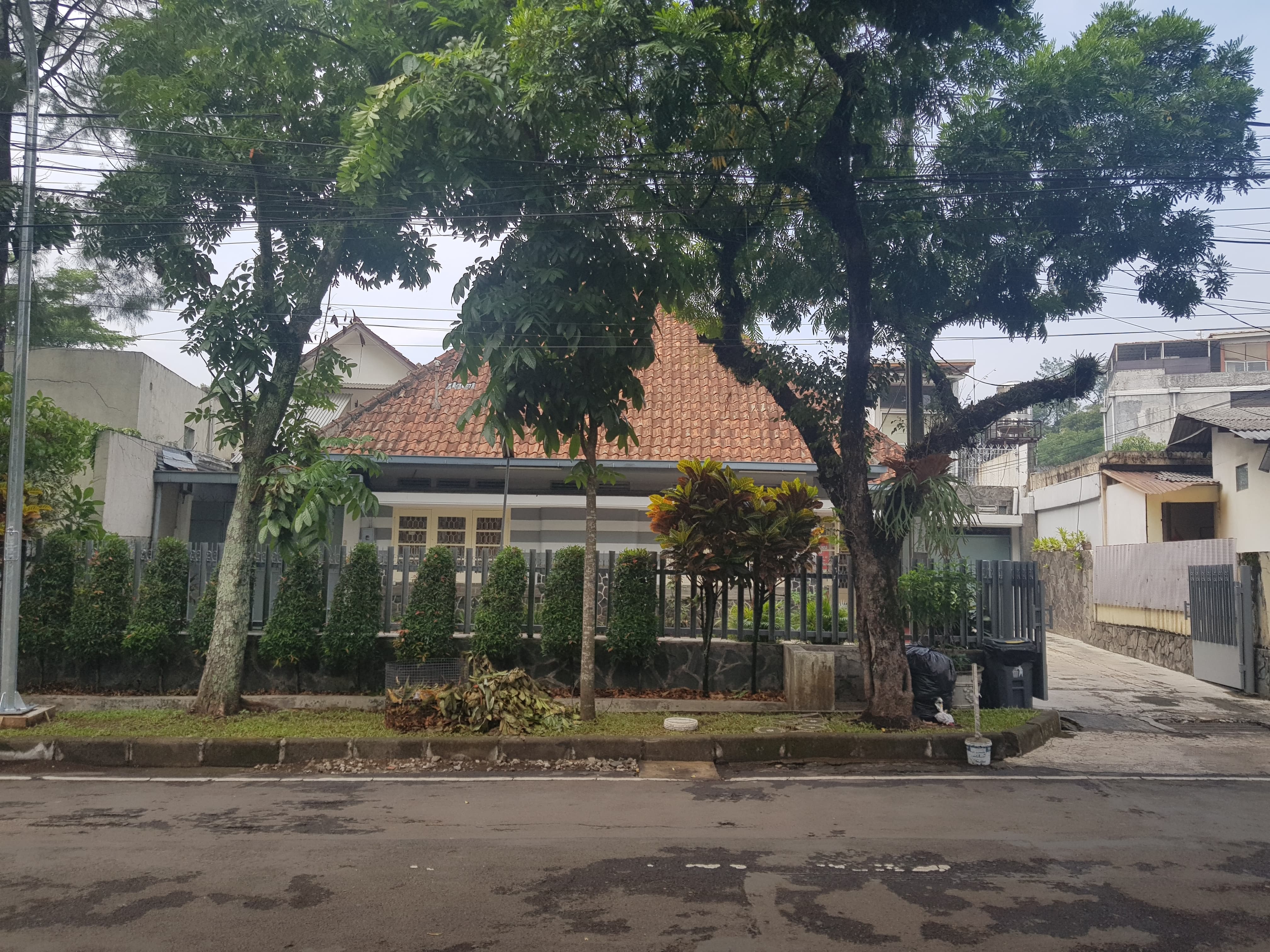 Rumah Belanda Walking Distance Ke Gedung Sate Bandung