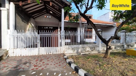 Dijual Rumah 2 lantai di Darmo Baru Barat Surabaya