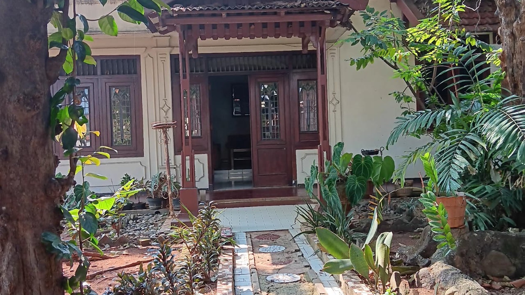 Di jual rumah lama di Jl kebon kelapa, kebayoran lama Jakarta Selatan