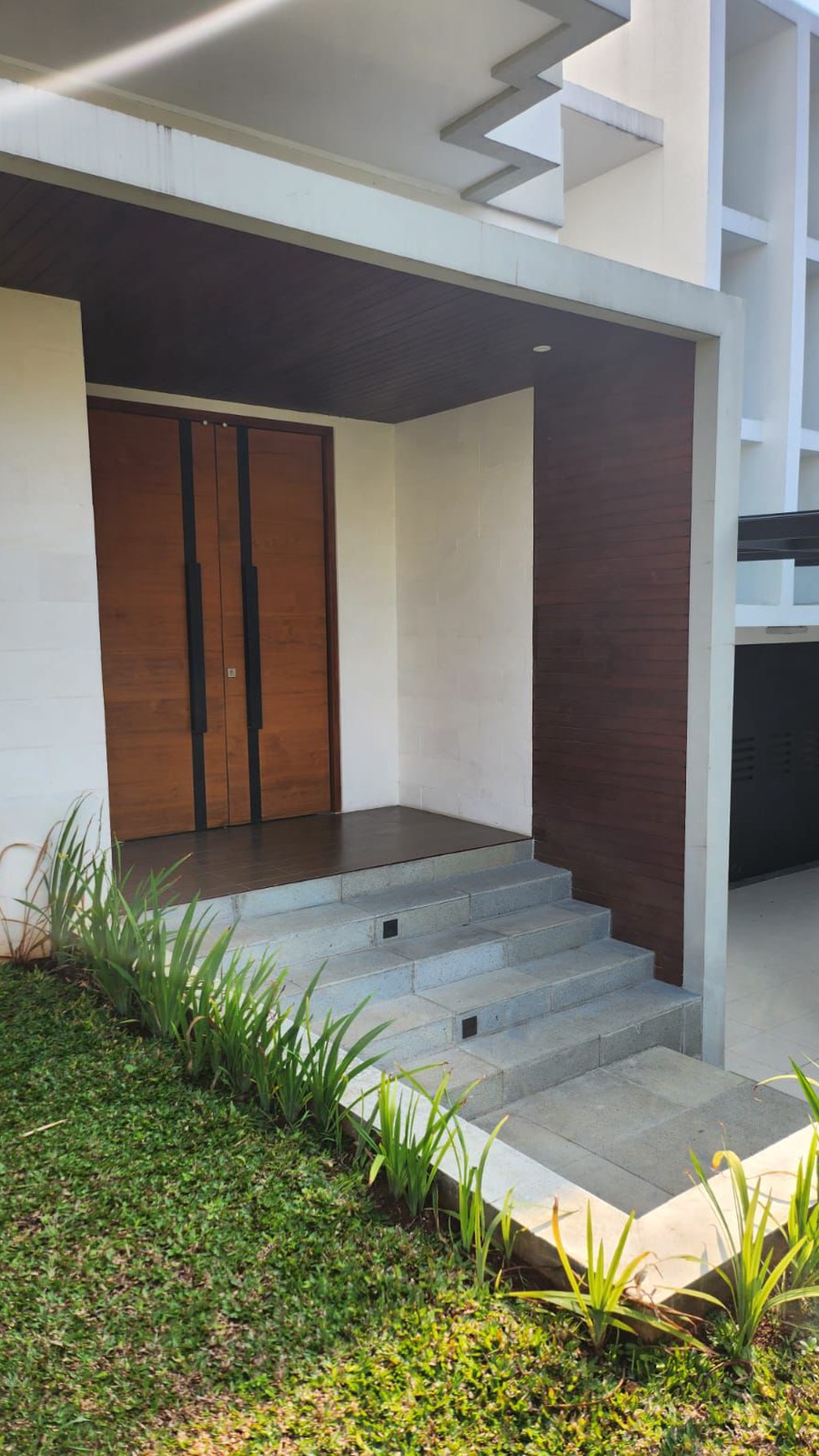 Rumah bagus, Luxury dengan Private Swimming Pool di Bintaro Sektor 7